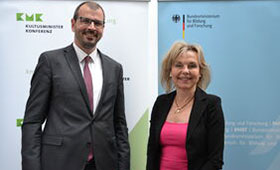 Minister Steffen Freiberg (Brandenburg) und Staatssekretrin Prof. Dr. Sabine Dring (BMBF) bei der konstituierenden Sitzung des Fachbeirats